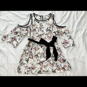 Motherhood Maternity Open shoulder top